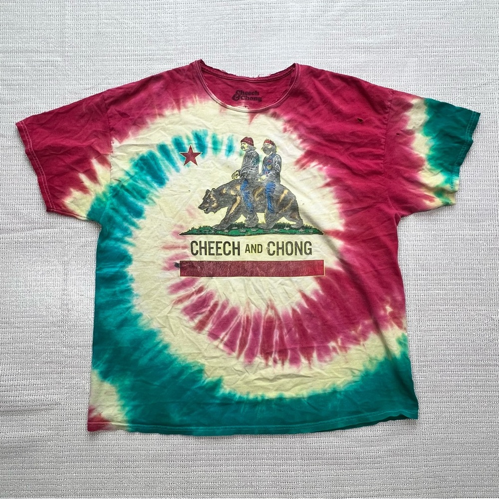 Cheech And Chong Thrashed Destroyed Grunge Maltese Tie Dye Graphic T-shirt - 2XL